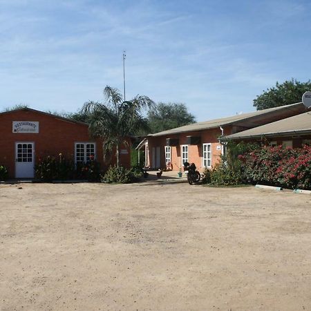 Hotel Golondrina Filadelfia Exterior photo